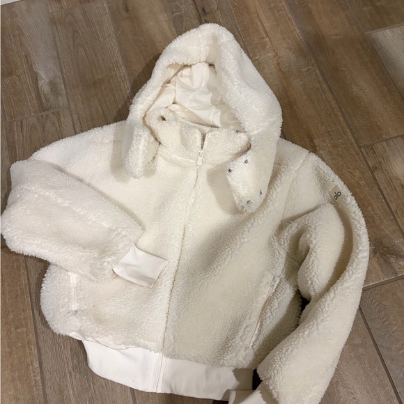 Alo Yoga Foxy Sherpa Jacket size XS Ivory - Picture 8 of 9